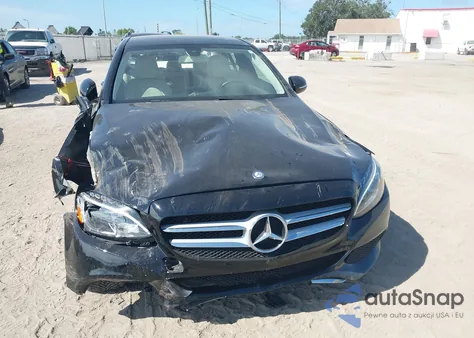 2015 Mercedes-Benz C 300 4Matic из США, поврежденный, VIN 55SWF4KB4FU002888